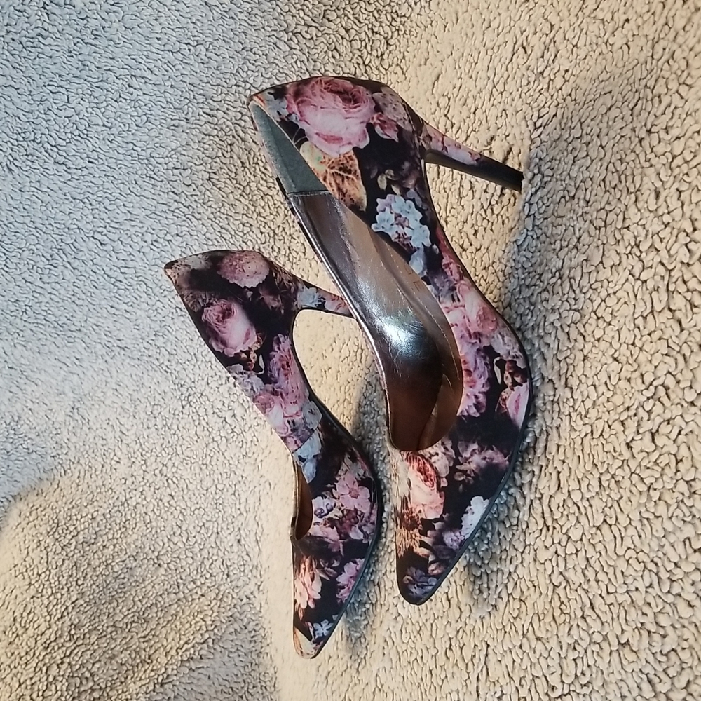 Rampage Floral Pattern 3.5" Stiletto High Heel Shoe - Picture 3 of 8